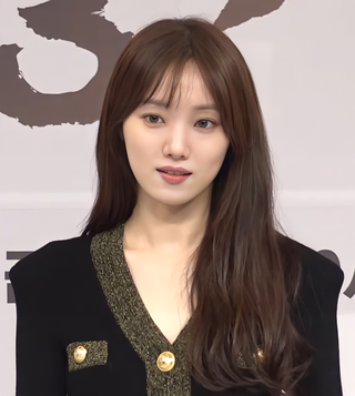 image of Lee Sung-kyung