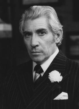 image of Frank Finlay