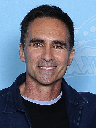 image of Néstor Carbonell