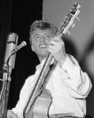 image of Tommy Steele