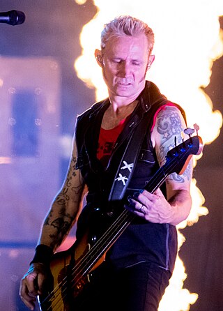 image of Mike Dirnt