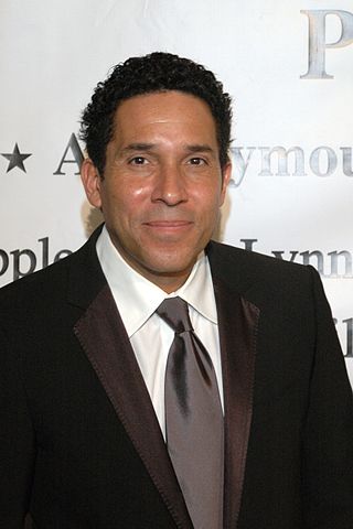 image of Oscar Nunez