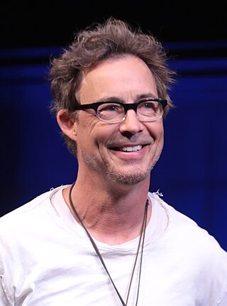 image of Tom Cavanagh